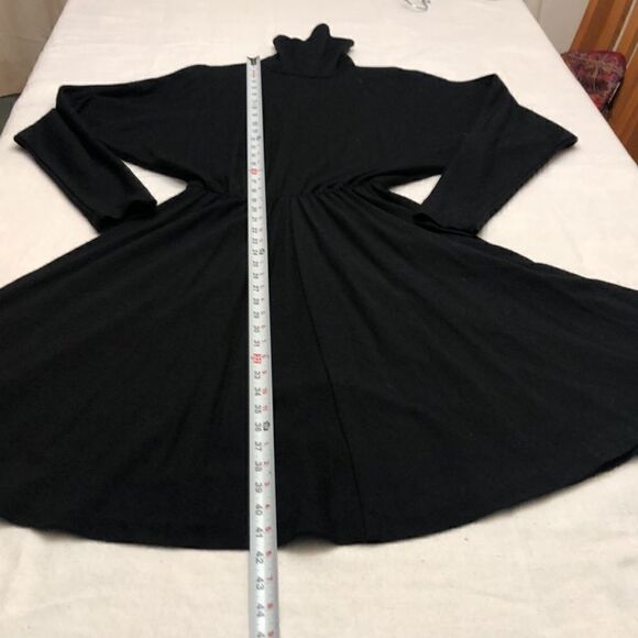 Vintage Lloyd Williams womens wool dress. Back zipper. Elastic waist. - Picture 14 of 15